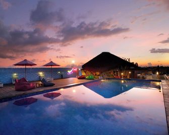 Koa D'surfer Hotel - North Kuta - Pool