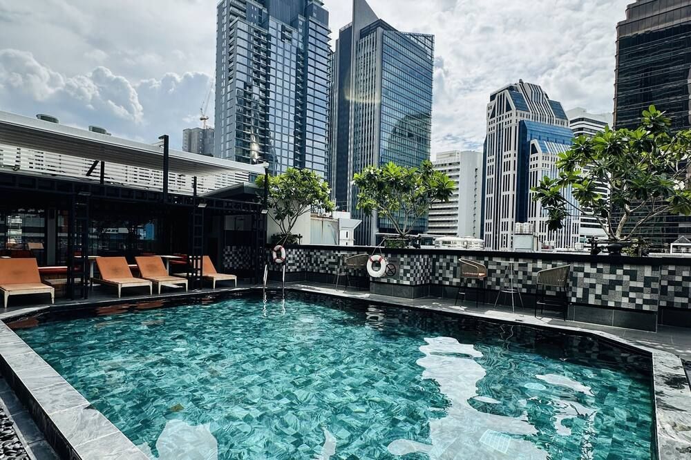 Ramada by Wyndham Bangkok Sukhumvit 11 - Bangkok - Pool