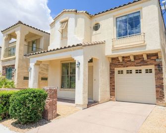 24hr Host - Single family home in Las Vegas! - Summerlin South - Building