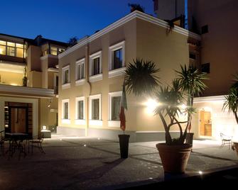 Hotel Forum - Pompei - Building