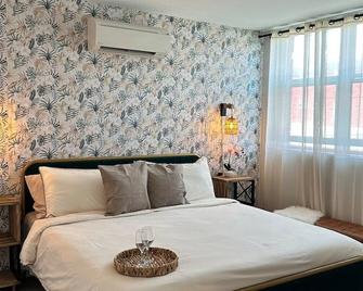 Home Haven, Walk to Little Italy & Wooster Square - New Haven - Bedroom