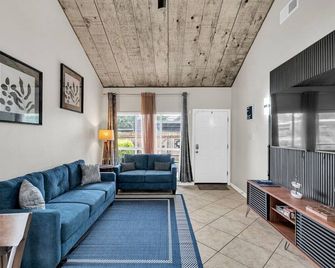 Lsu Tiger Den - Baton Rouge - Living room