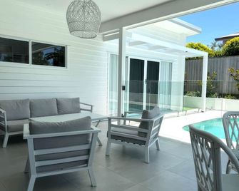 Tranquil Whitehaven Retreat in Mooloolaba - Mooloolaba - Patio