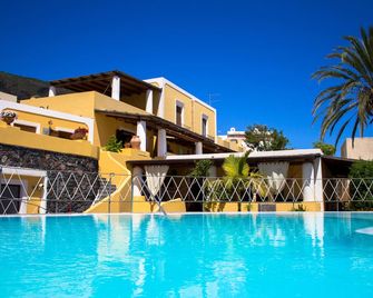 Hotel Arcangelo - Salina - Santa Marina Salina - Piscina