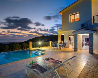 Magnificent Coral Bay Villa Villa Azure Cove 3 Bedrooms Great Sea Views Well-Furnished - Coral Bay - Pool
