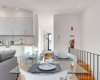 Lapa Duplex Apartment - Lisboa - Comedor