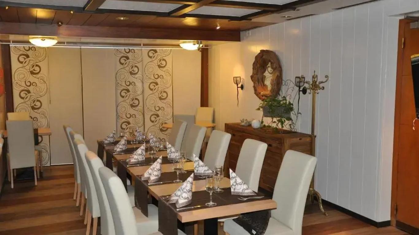 Hotel Loewen