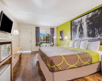 Super 8 by Wyndham Auburn - Auburn - Chambre