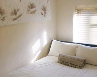 Must see, Quality 1 bed, Romford, 20 mins C.London - Romford - Bedroom