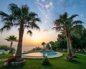 CapoSperone Resort - Palmi - Pool