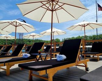 Buddy's Harbor - Lake Ozark - Patio