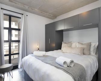 Manhattan On Coral 7 - Bloubergstrand