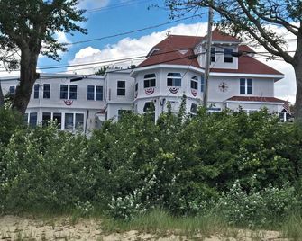 Spacious Onset Beach Studio Amazing Ocean Views - Gateway to Cape Cod - Wareham - Edificio