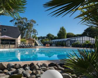 Camping La Pommeraie De L'Océan - Trégunc - Piscine