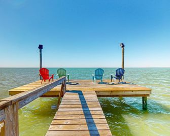 Lillybet's Landing - Rockport