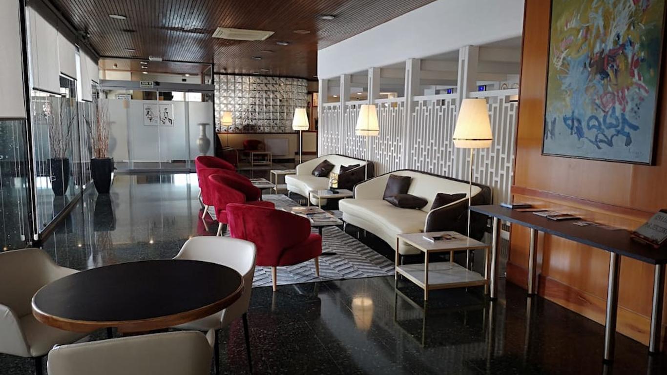 Hotel Reconquista