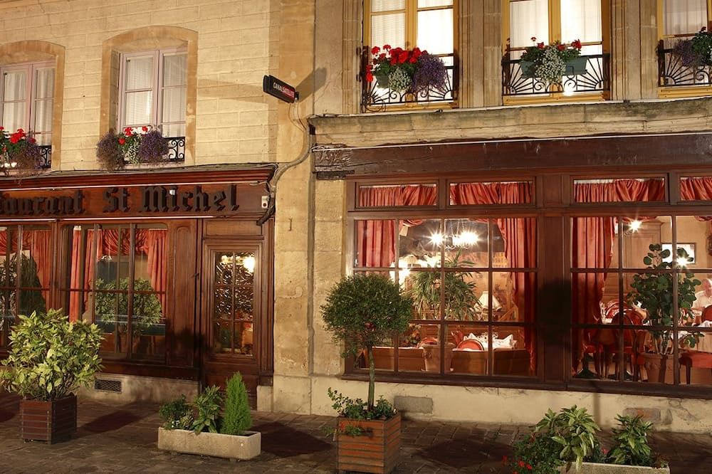 Le Saint Michel - Sedan - Gebouw