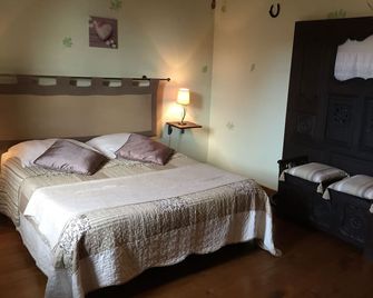 Chambres d'Hôtes Au Clos du Lit - Lamballe - Ložnice