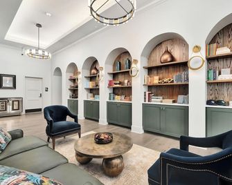 The Flying Fifty Hotel, a Luxury Boutique Hotel - Cullman - Lounge