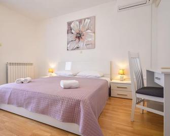 Apartment Aurora by Interhome - Buzet - Habitación