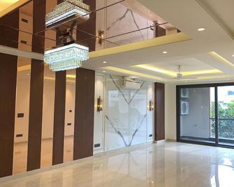 Charming bungalow in fabulous New Delhi with WiFi, fitness room, AC - New Delhi - Lobby