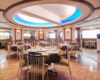 Hotel Sovereign, Daman - Daman - Restaurace