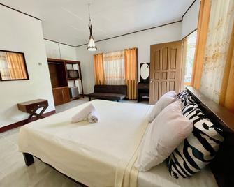 Eve's Kiosk Dive Resort - Moalboal - Habitación