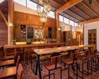 Naina Resort & Spa - Patong - Bar