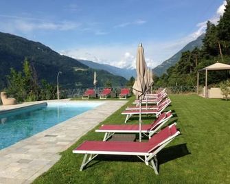 Hotel Kronsbühel - Tirolo