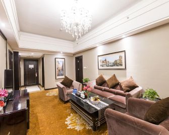 Country Garden Phoenix Hotel - Anshan - Schlafzimmer