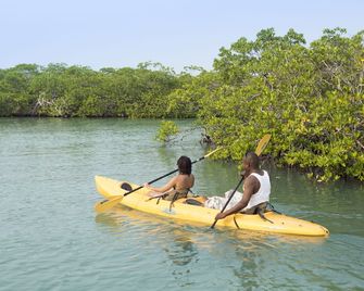 Black Orchid Resort - Burrell Boom