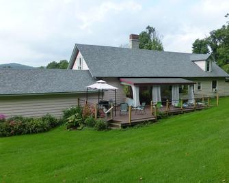 Southern Comfort Guest House 17 miles from Cooperstown, NY - Leonardsville - Edificio
