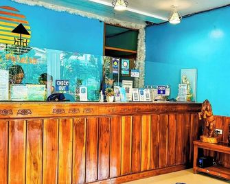 Villa Paraiso Resort & Apartelle - Mambajao - Recepción