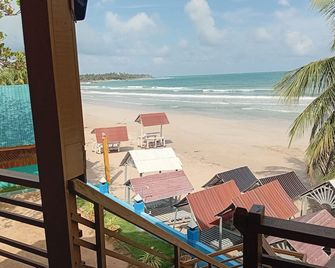 Golden Beach Hotel & Restaurant - Trincomalee