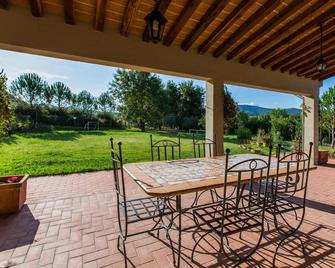 Agriturismo Bioli - Querceto - Patio