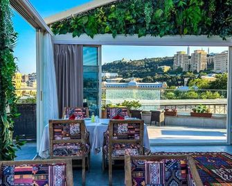 Shirvanshah Hotel - Baku - Balkon
