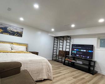 Toronto Cozy Home Retreat - Toronto - Bedroom