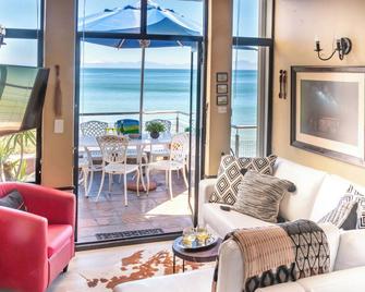 185 On Beach Boutique Suites - Gordon's Bay - Soggiorno
