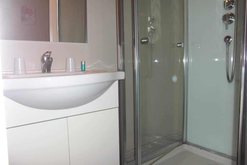 Hotel Le Colbert epernay - Épernay - Bathroom