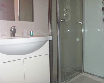 Hotel Le Colbert epernay - Epernay - Baño