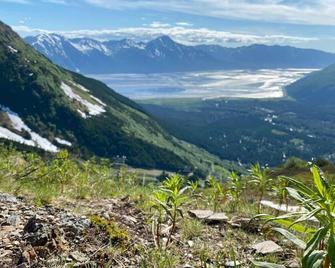 Charming South Anchorage Getaway | Near Trails, Shops & Airport - Anchorage