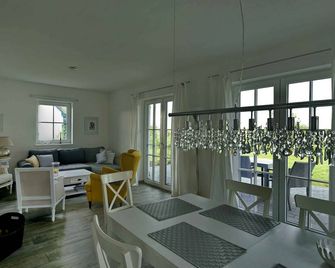 Cozy, modern, child-friendly vacation home with large garden - Trent - Obývací pokoj