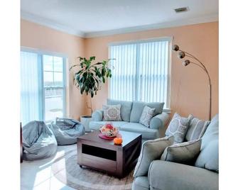 Across the street from the beach: 3br 2ba condo - Queens - Living room
