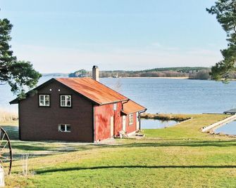 Amazing Home In Strängnäs With Sauna - Strängnäs