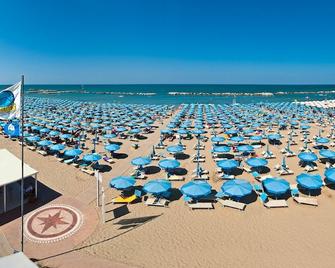Hotel Sahib - Cattolica - Beach