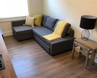 212-Trendy 1 Bedroom Apt in Downtown San Jose City - San Jose - Living room