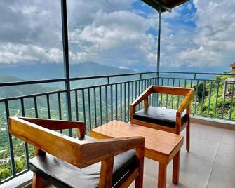 Vihangam Luxury Home Stay - Mukteshwar - Balcony
