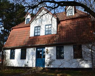 Doppelzimmer 9 Obergeschoß - Pension Inselidyll - Hiddensee - Gebäude