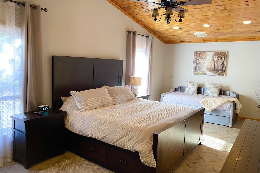 Adirondack home, near Gore Mt ski resort, North Creek, and Loon lake. - Chestertown - Спальня