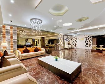 The Fern Residency Rajkot, Series by Marriott - Rajkot - Лоббі